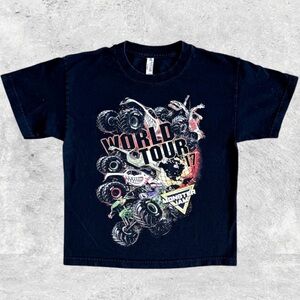 World Tour Monster Jam Grave Digger 2017 Feld Motor Sports Alstyle Youth (M)